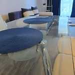 Luxury פומורי